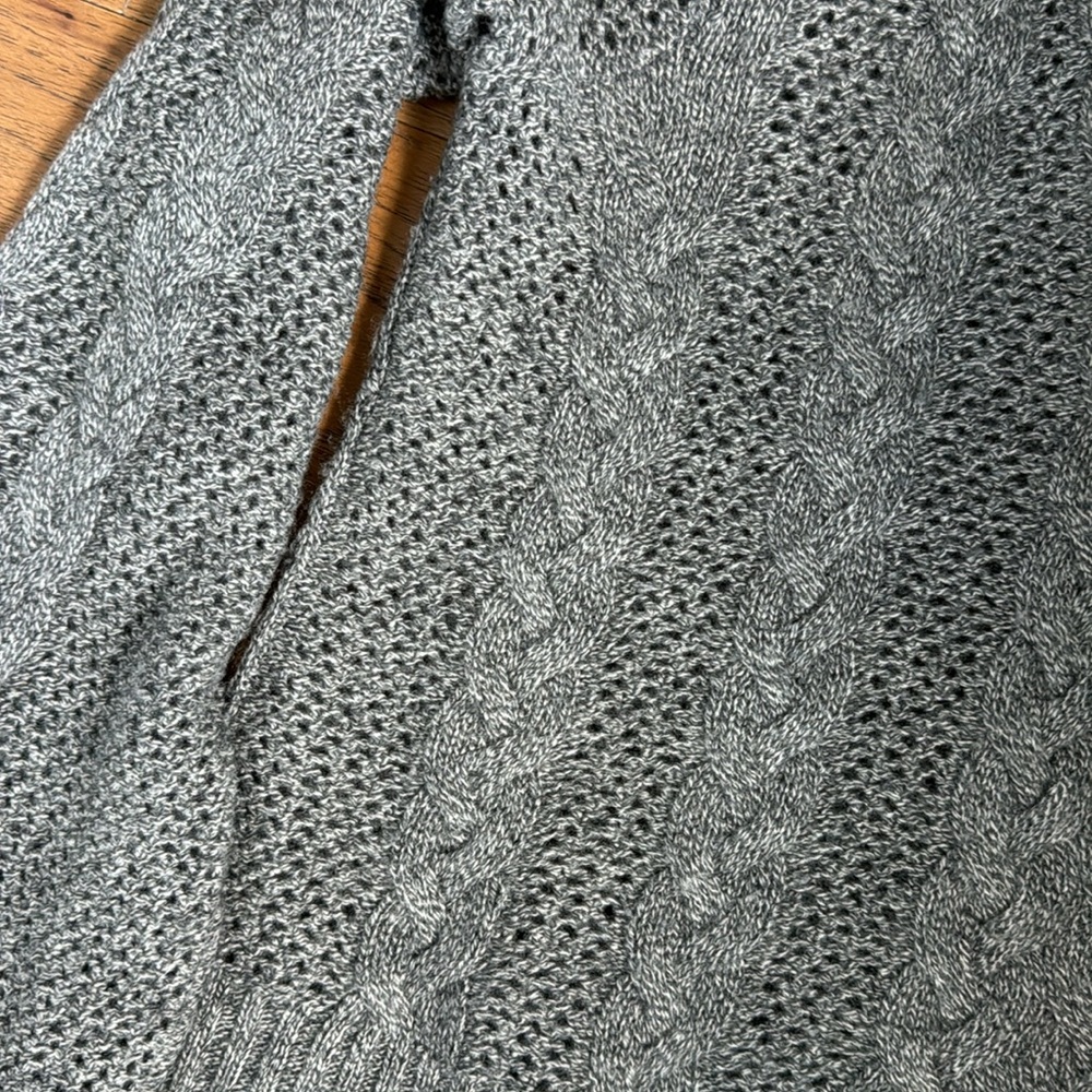 INTERMIX SWEATER SIZE L RARE AND BEAUTIFUL - Picture 2 of 4